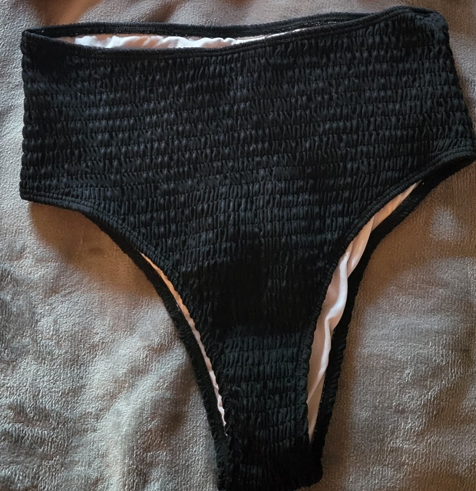Cupshe 2 Piece Black And White Bikini With High Waisted Bottoms Size M